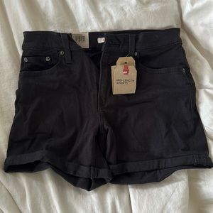 LEVI — Mid length Shorts